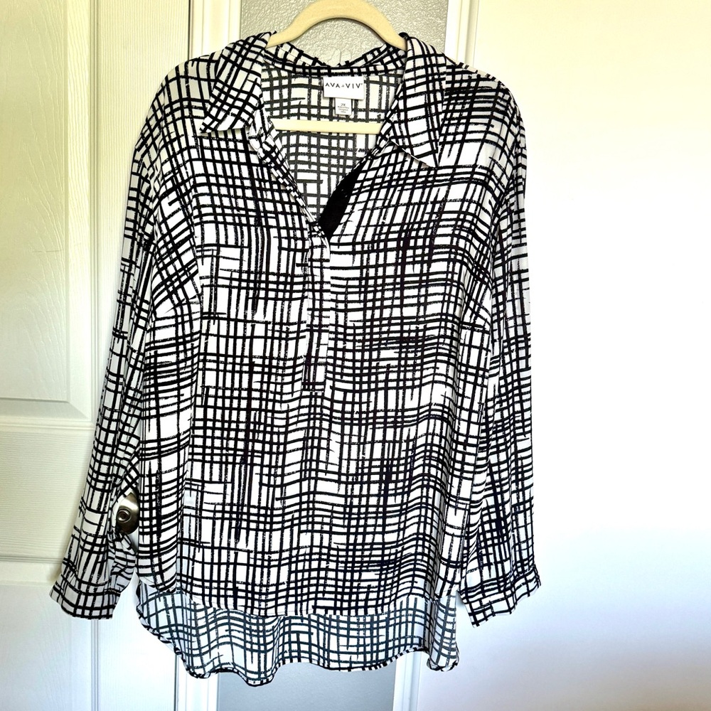 Ava & Viv Womens Plus Size 2X Blouse Patterned Black White Long Sleeve Blouse
